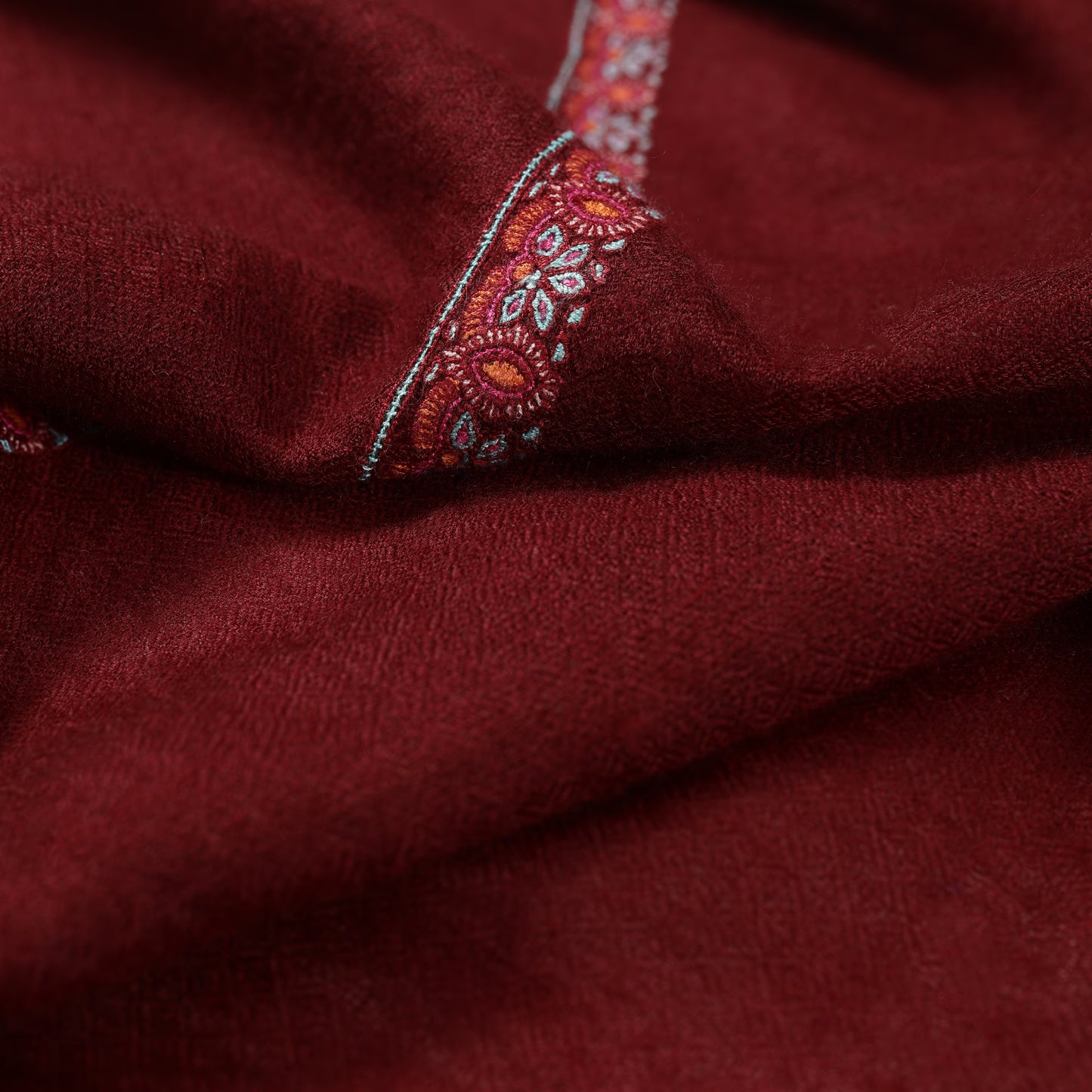 Hashidar Burgundy Stole