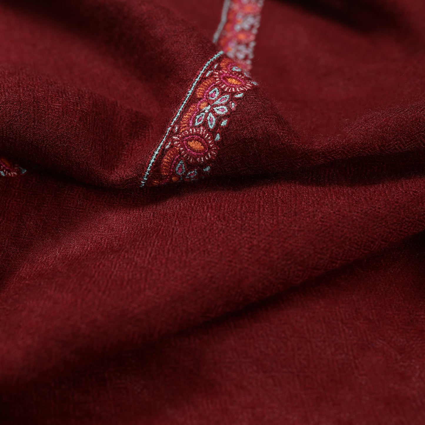 Hashidar FW25 Burgundy Stole