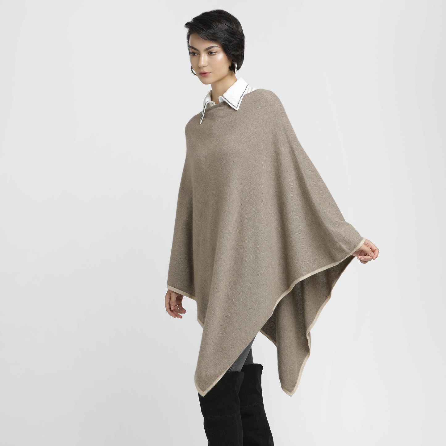 Poncho Natural Ivory Border