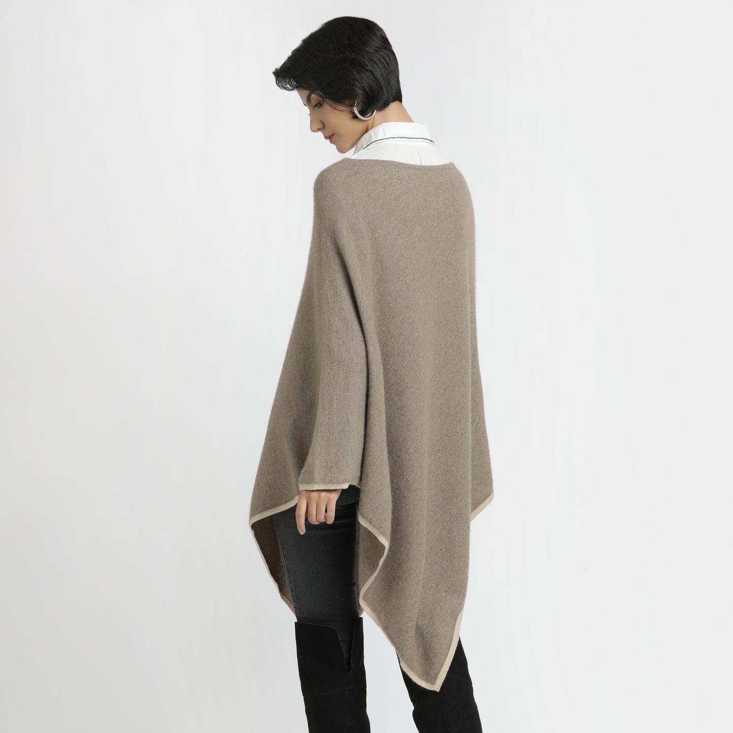 Poncho Natural Ivory Border